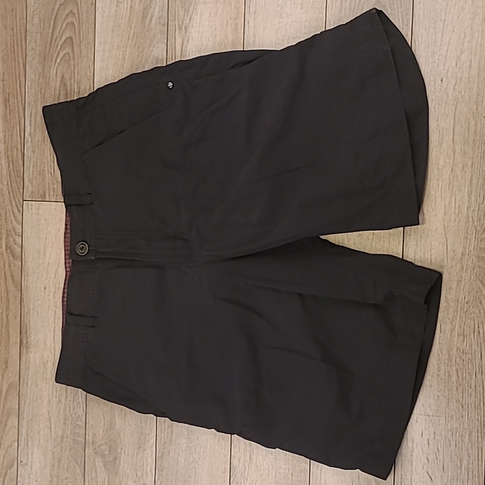 LULULEMON Black Solid Sz 34 Mens Casual Flat Front Shorts